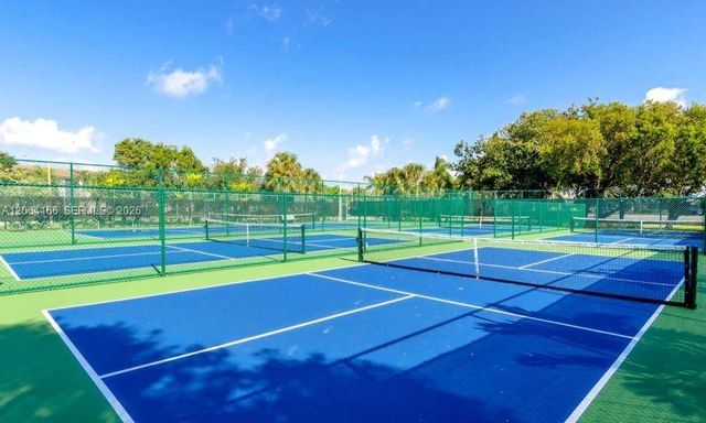 850 SW 138th Ave 409D, Pembroke Pines, FL 33027
