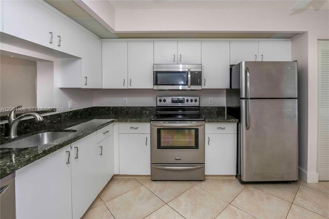 850 SW 138th Ave 409D, Pembroke Pines, FL 33027