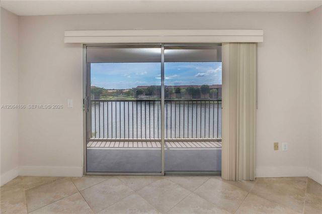 850 SW 138th Ave 409D, Pembroke Pines, FL 33027