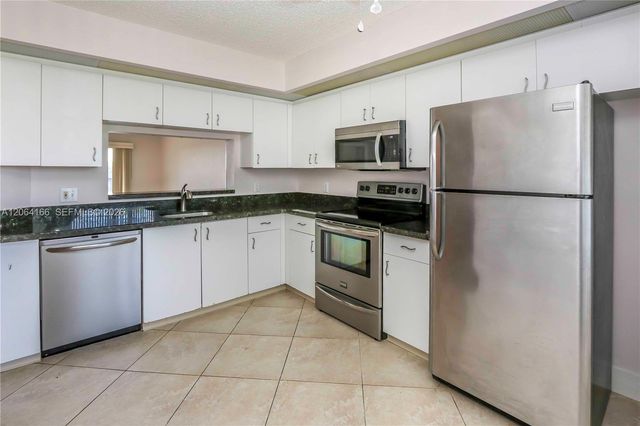 850 SW 138th Ave 409D, Pembroke Pines, FL 33027