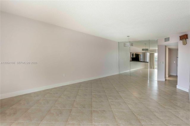 850 SW 138th Ave 409D, Pembroke Pines, FL 33027