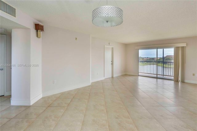 850 SW 138th Ave 409D, Pembroke Pines, FL 33027
