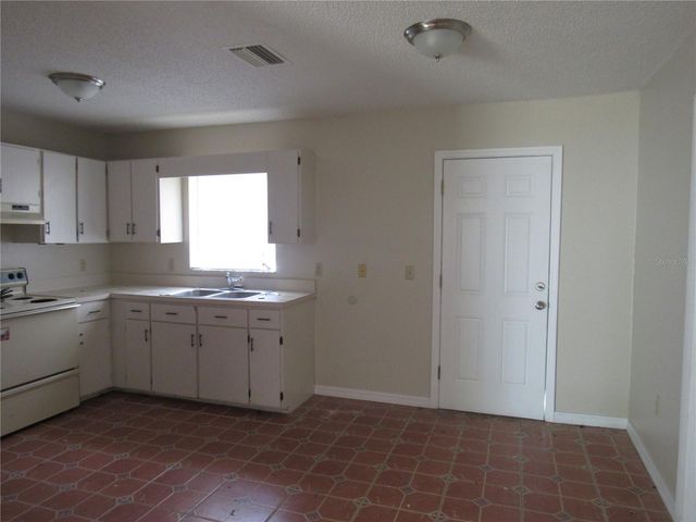 750 FOX LAKE DRIVE, Lakeland, FL 33809