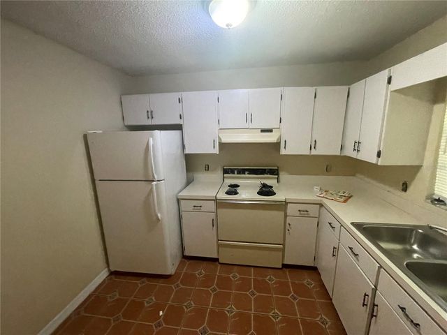 750 FOX LAKE DRIVE, Lakeland, FL 33809