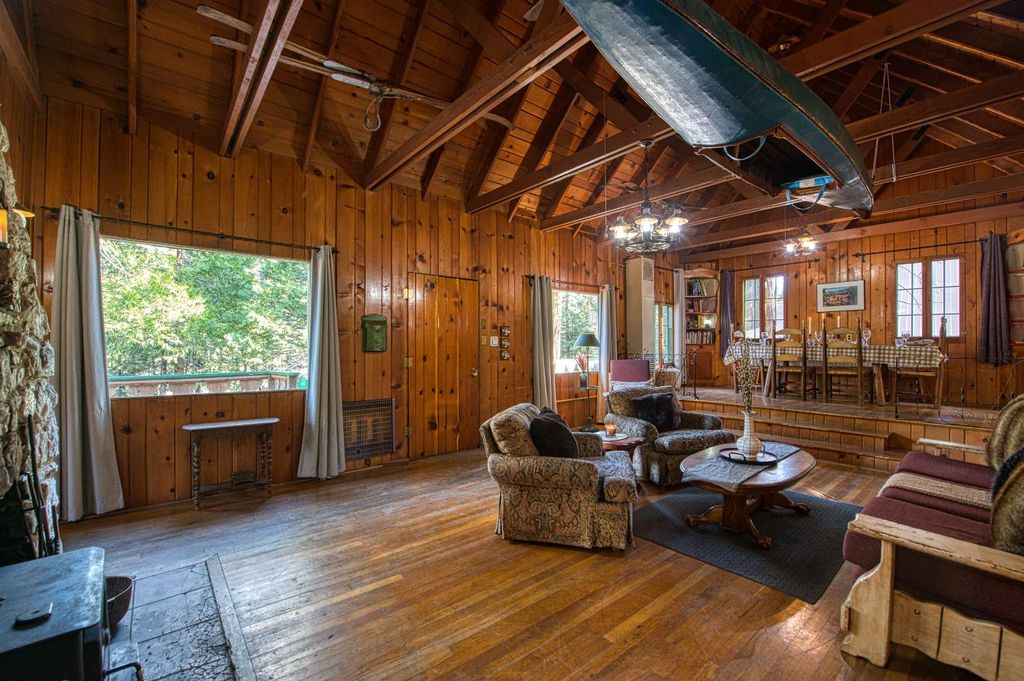 Image 12 of property listing at 41893 Knobcone Ln, Shaver Lake, CA 93664