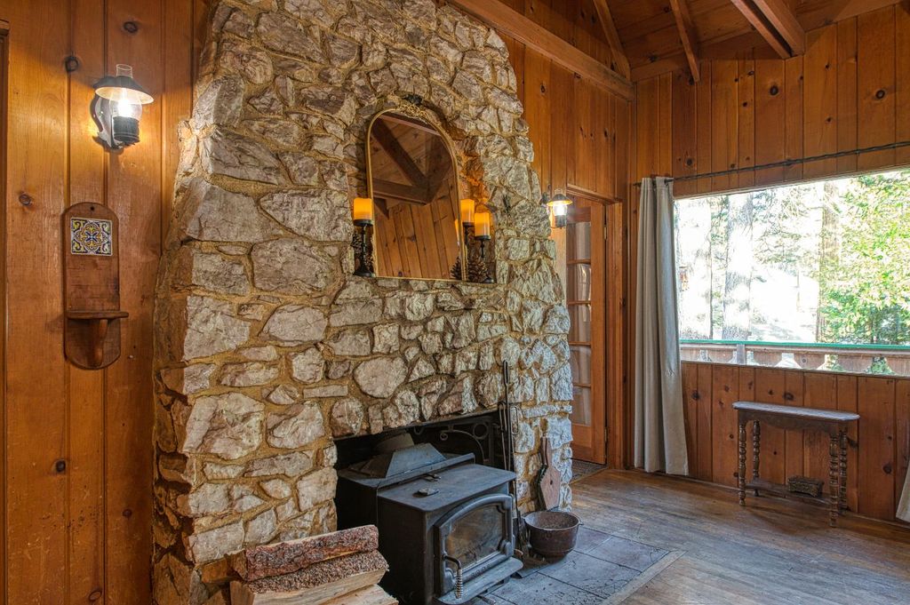 Image 13 of property listing at 41893 Knobcone Ln, Shaver Lake, CA 93664