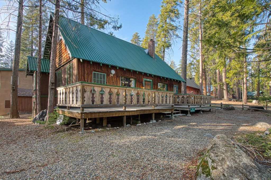 Image 3 of property listing at 41893 Knobcone Ln, Shaver Lake, CA 93664