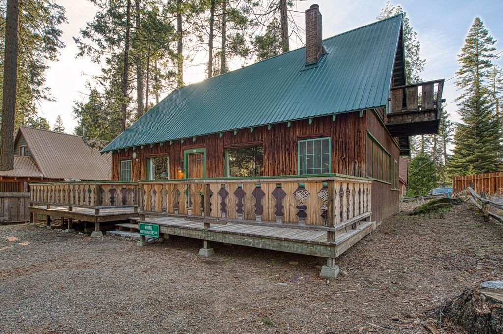 Image 4 of property listing at 41893 Knobcone Ln, Shaver Lake, CA 93664