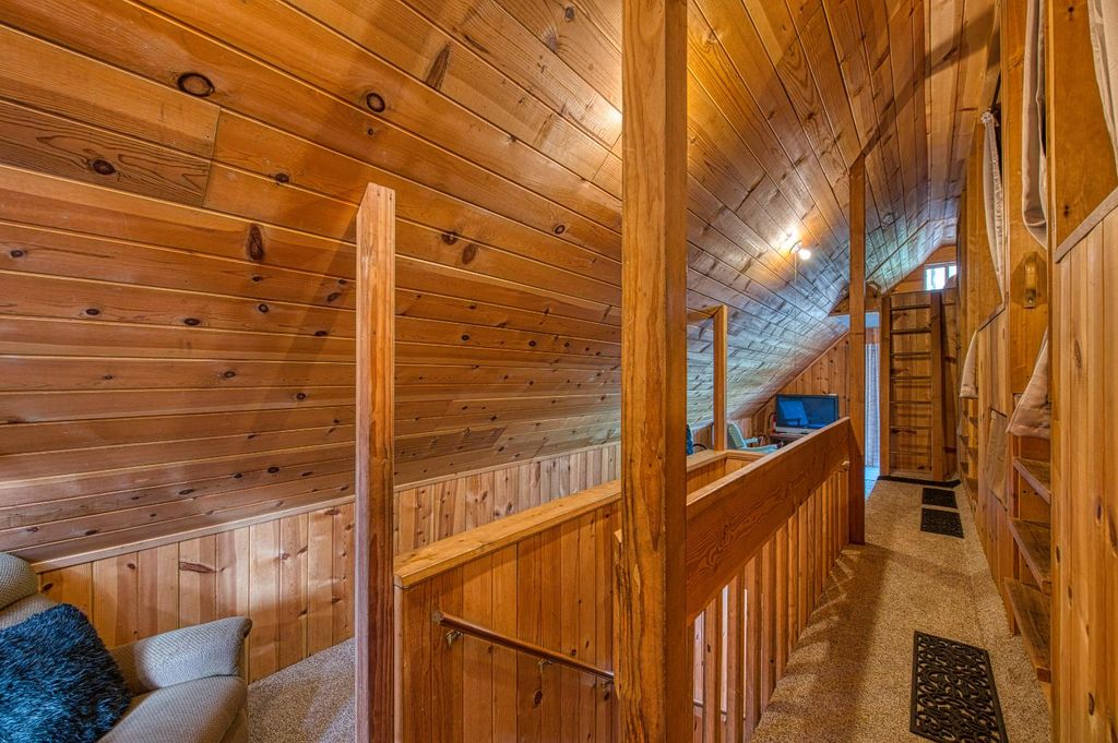 Image 41 of property listing at 41893 Knobcone Ln, Shaver Lake, CA 93664