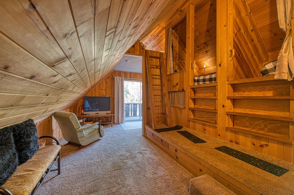 Image 48 of property listing at 41893 Knobcone Ln, Shaver Lake, CA 93664