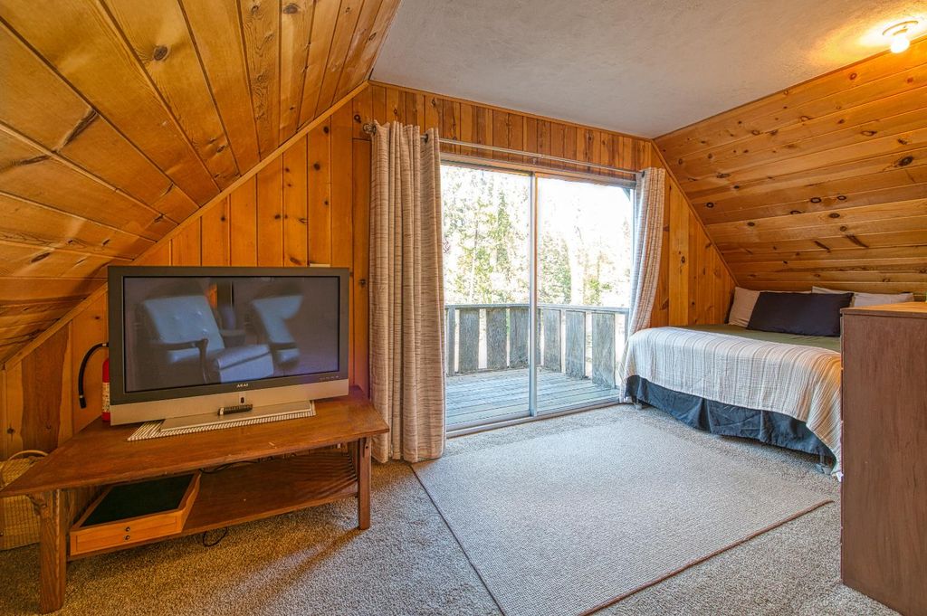 Image 49 of property listing at 41893 Knobcone Ln, Shaver Lake, CA 93664