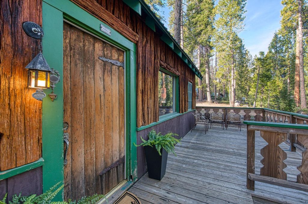 Image 5 of property listing at 41893 Knobcone Ln, Shaver Lake, CA 93664