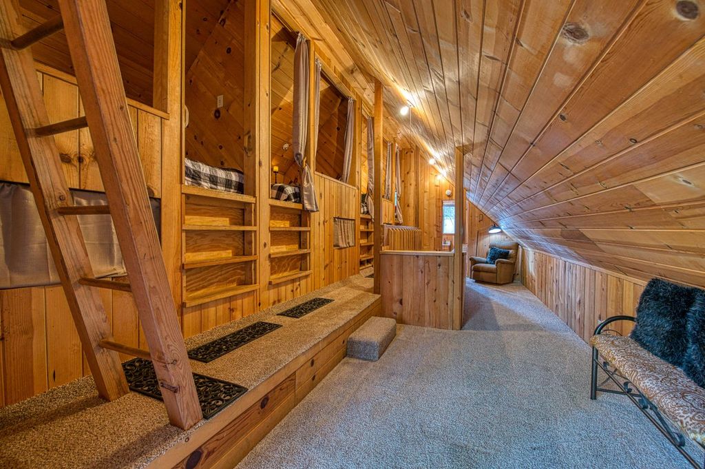 Image 50 of property listing at 41893 Knobcone Ln, Shaver Lake, CA 93664