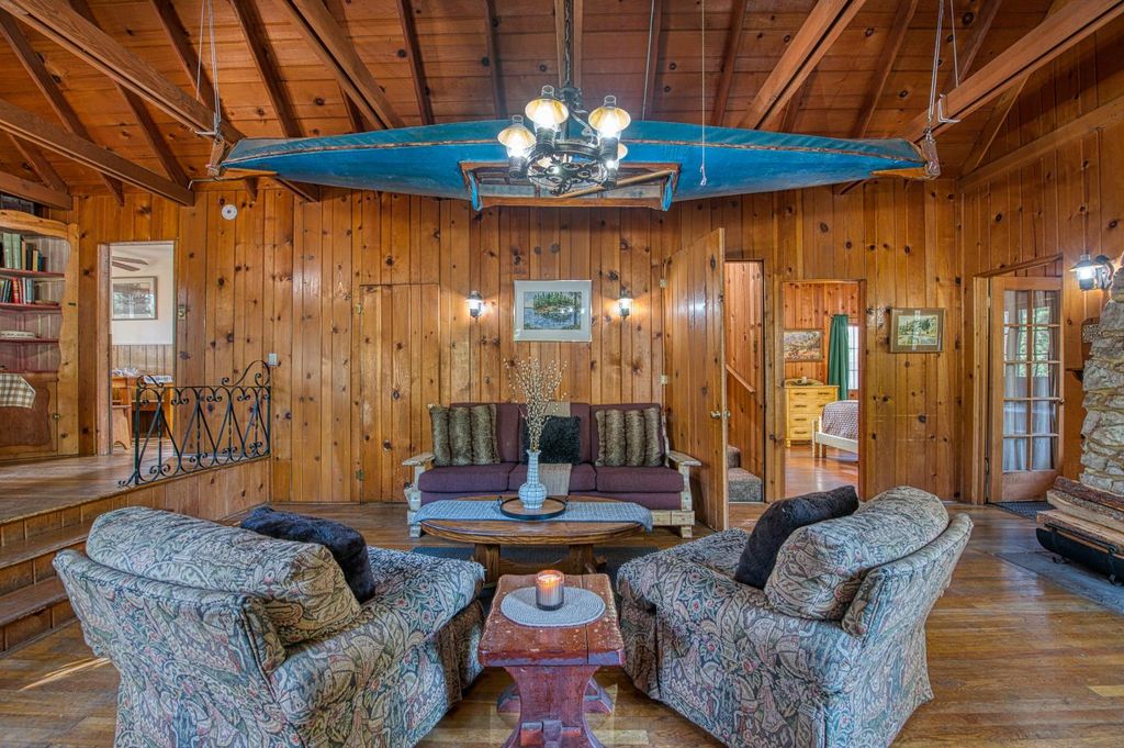 Image 8 of property listing at 41893 Knobcone Ln, Shaver Lake, CA 93664