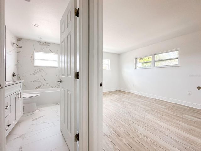 11295 1ST STREET E, Treasure Island, FL 33706