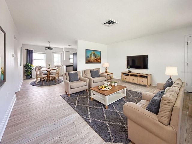 11295 1ST STREET E, Treasure Island, FL 33706