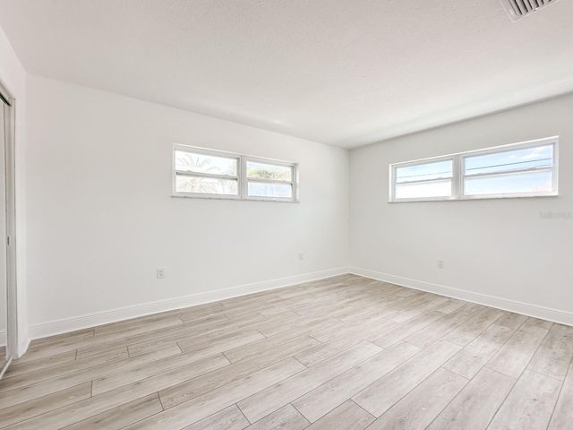 11295 1ST STREET E, Treasure Island, FL 33706