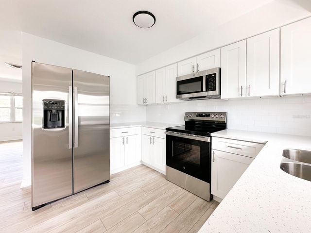 11295 1ST STREET E, Treasure Island, FL 33706