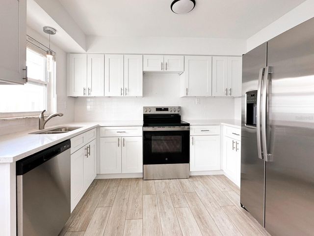 11295 1ST STREET E, Treasure Island, FL 33706