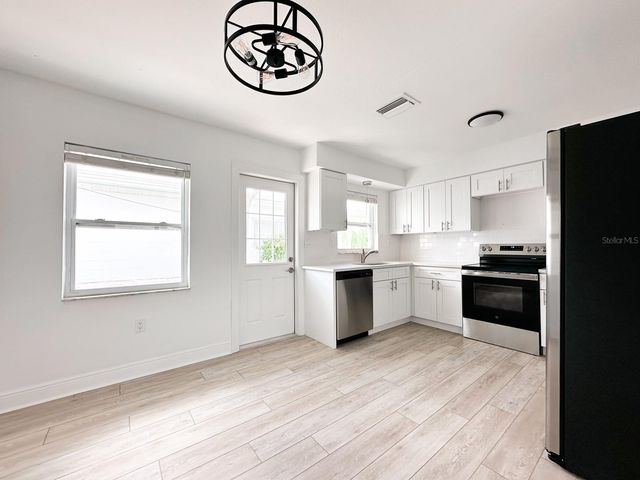 11295 1ST STREET E, Treasure Island, FL 33706