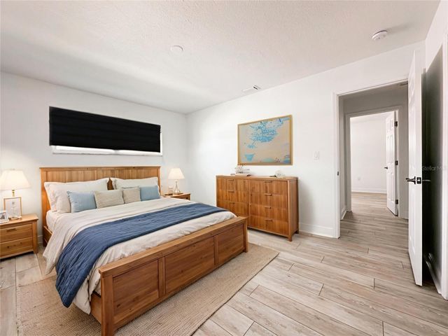 11295 1ST STREET E, Treasure Island, FL 33706