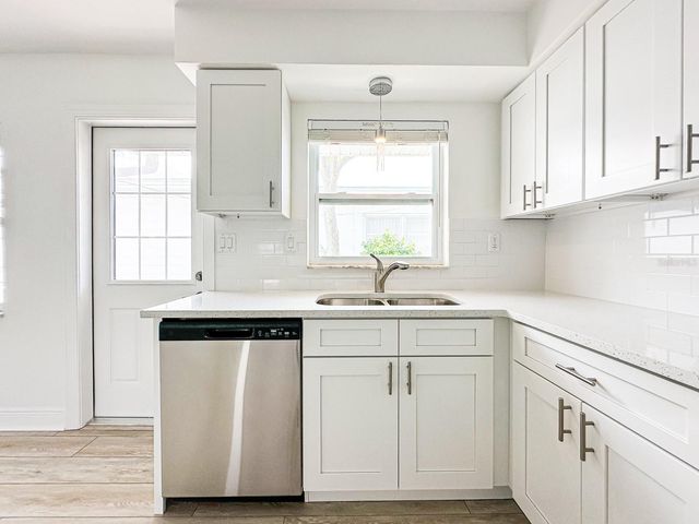 11295 1ST STREET E, Treasure Island, FL 33706