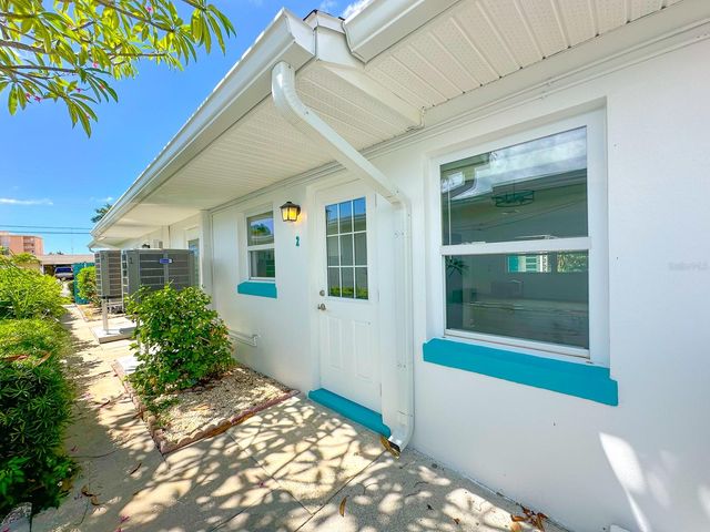 11295 1ST STREET E, Treasure Island, FL 33706