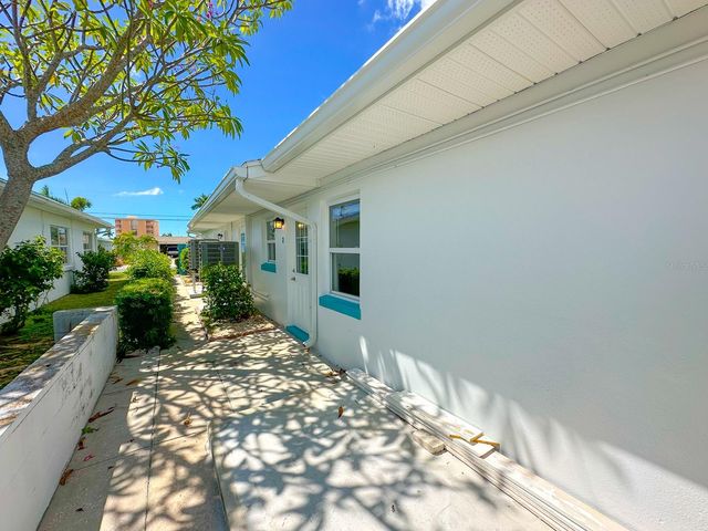 11295 1ST STREET E, Treasure Island, FL 33706