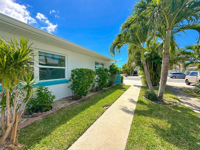 11295 1ST STREET E, Treasure Island, FL 33706