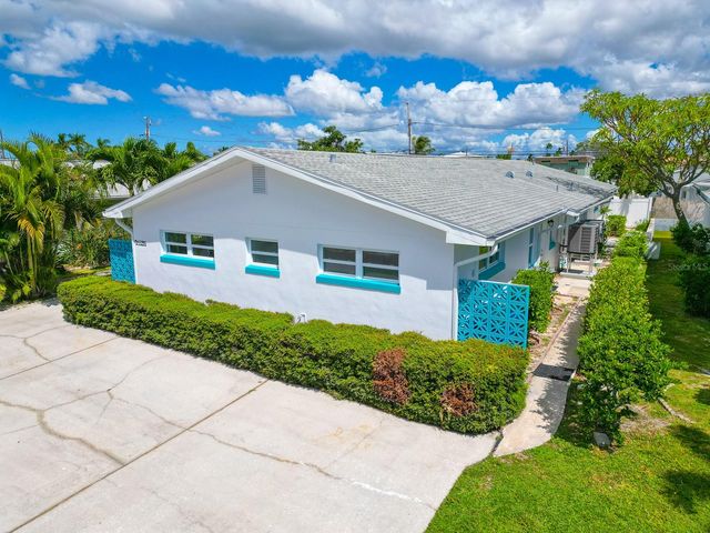 11295 1ST STREET E, Treasure Island, FL 33706