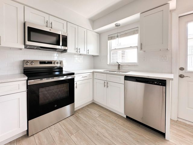 11295 1ST STREET E, Treasure Island, FL 33706