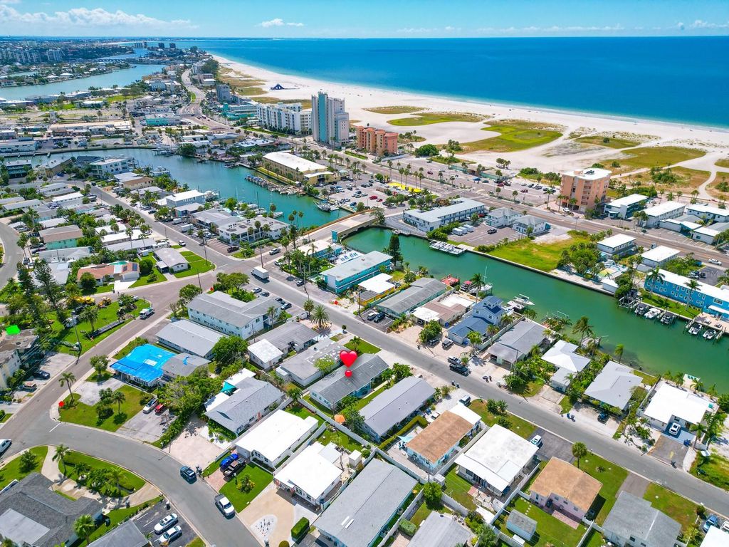 11295 1ST STREET E, Treasure Island, FL 33706