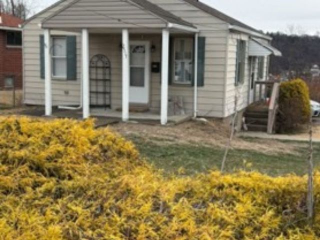 2517 C St, Liberty Boro, PA 15133