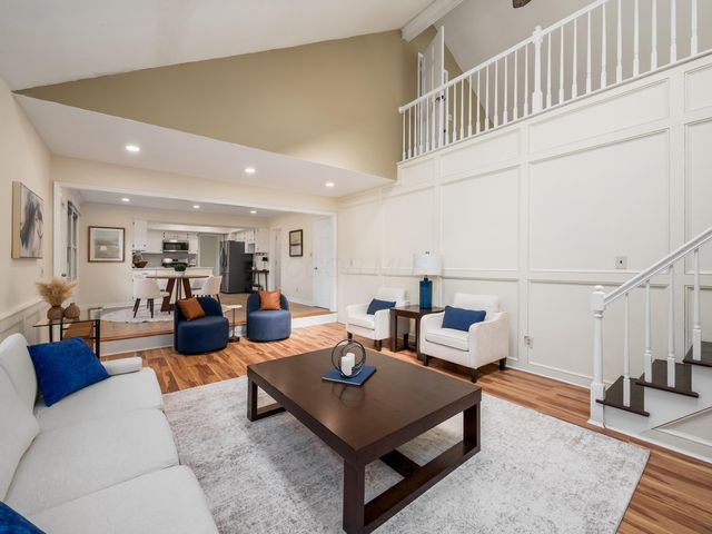 327 Whetstone Drive W, Powell, OH 43065