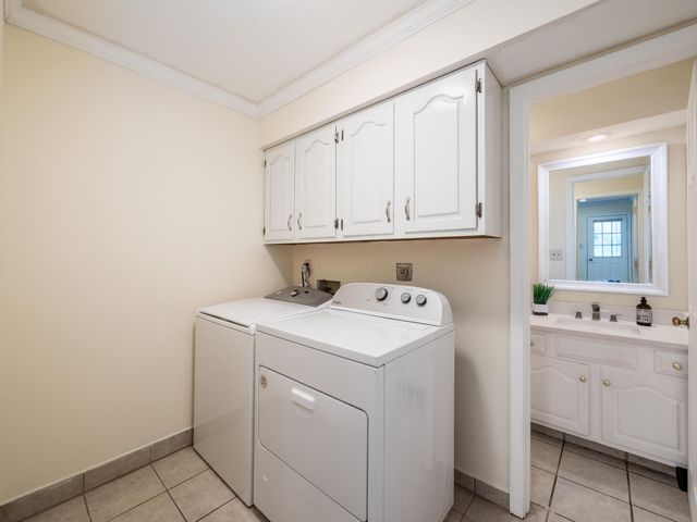 327 Whetstone Drive W, Powell, OH 43065