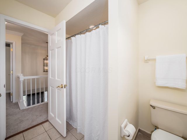 327 Whetstone Drive W, Powell, OH 43065