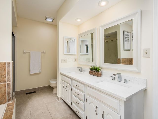 327 Whetstone Drive W, Powell, OH 43065