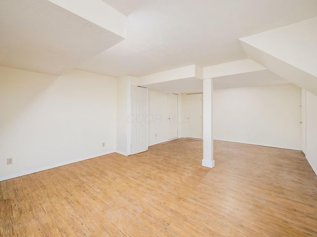 327 Whetstone Drive W, Powell, OH 43065