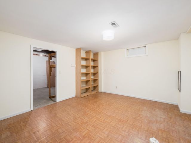 327 Whetstone Drive W, Powell, OH 43065