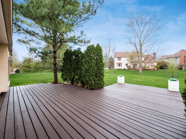 327 Whetstone Drive W, Powell, OH 43065