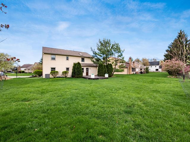 327 Whetstone Drive W, Powell, OH 43065