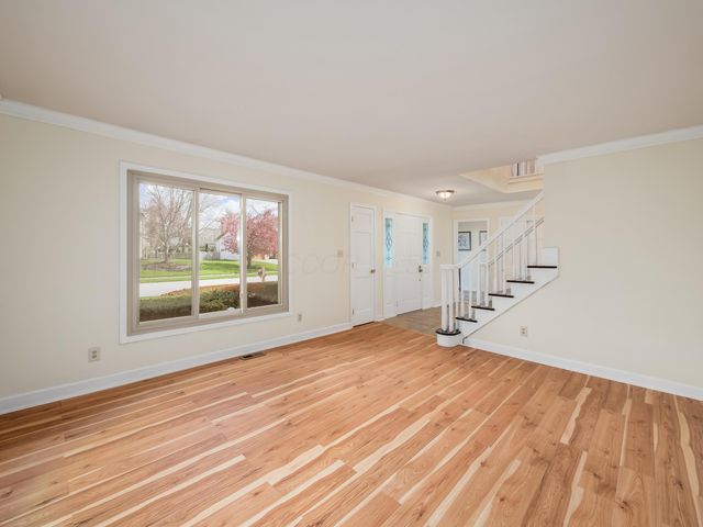 327 Whetstone Drive W, Powell, OH 43065