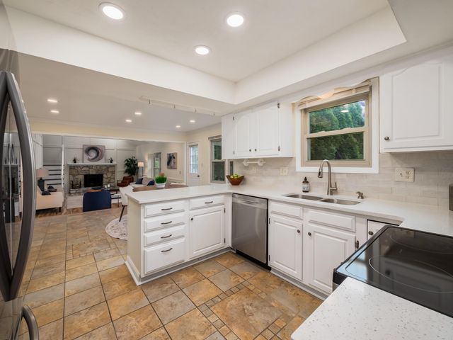 327 Whetstone Drive W, Powell, OH 43065