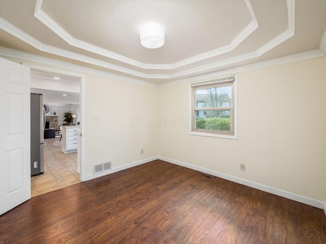 327 Whetstone Drive W, Powell, OH 43065