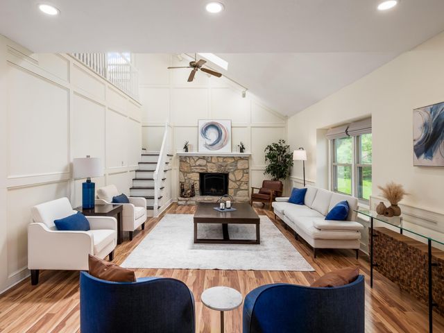 327 Whetstone Drive W, Powell, OH 43065