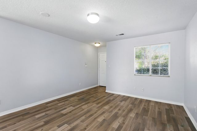 2016 SEA BREEZE Street NW, Albuquerque, NM 87120