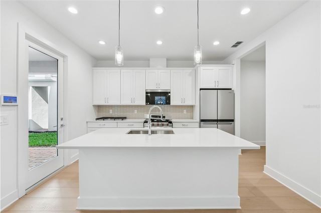 2596 LONG PINE AVENUE, Apopka, FL 32712