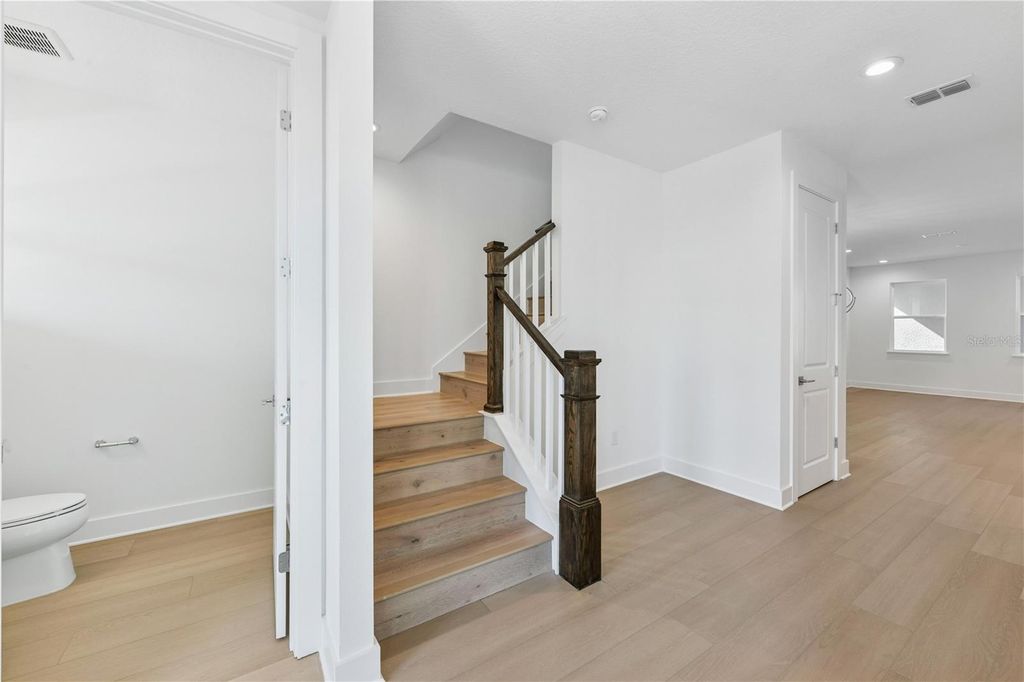 Image 8 of property listing at 2596 LONG PINE AVENUE, Apopka, FL 32712