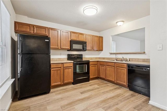 896 A AVE, Norfolk, VA 23503