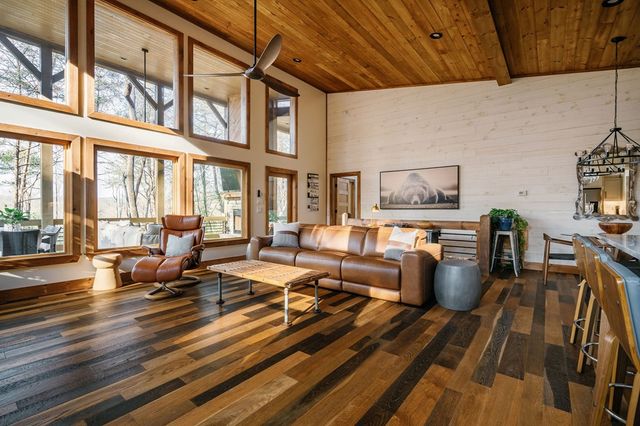 171 Huckleberry Lane, Mineral Bluff, GA 30559